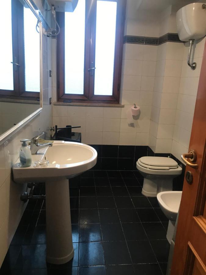 Appartamento Sulla Piazza 90 M Dal Mare Anzio Exterior foto